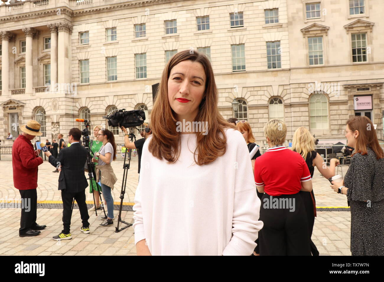 Die Fahne der Menschenrechte vom 24. Juni 2019 Somerset House, London, Großbritannien Fliegen Stockfoto