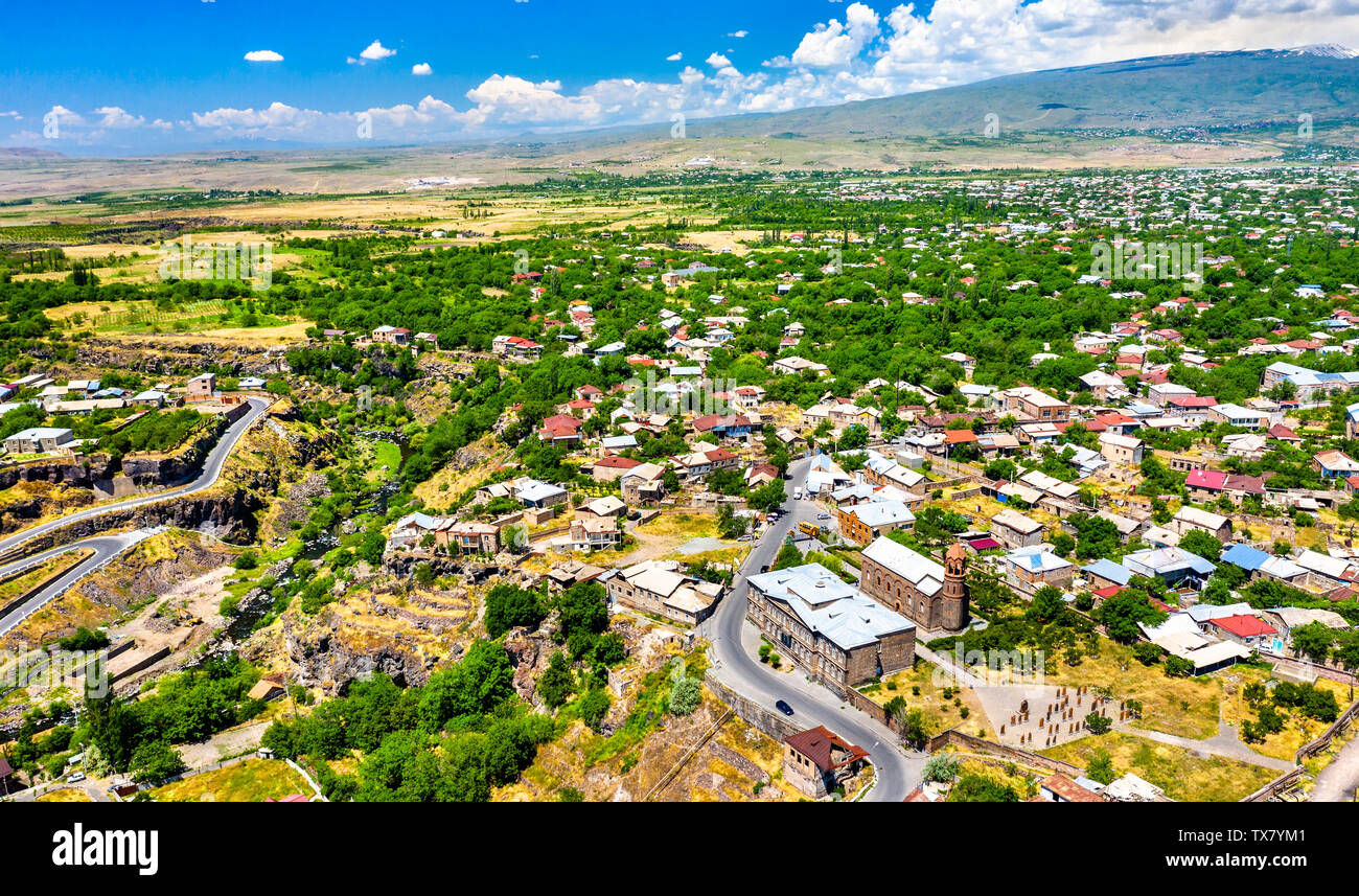 Oshakan Dorf mit dem hl. Mesrop Mashtots Kirche in Armenien Stockfoto