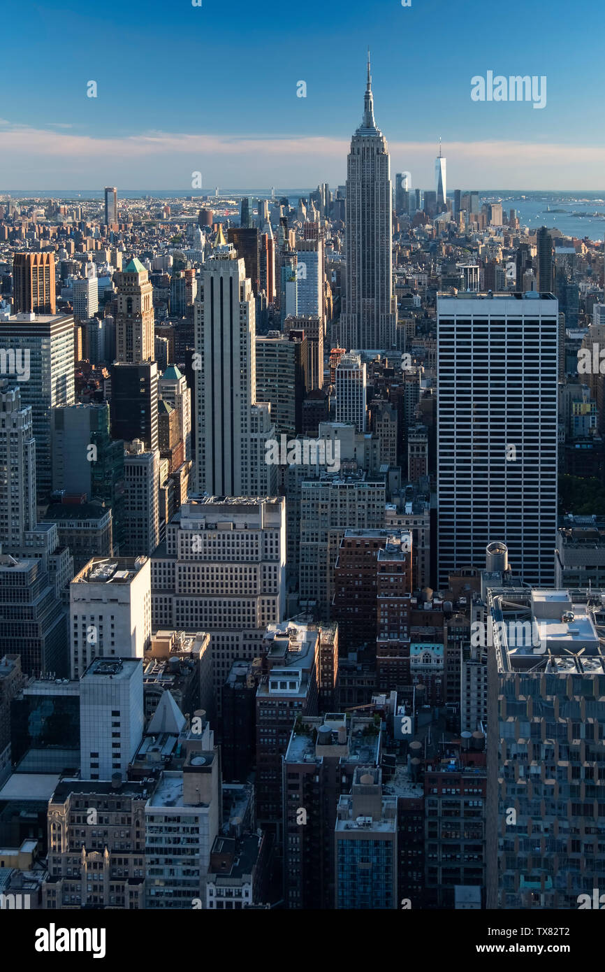 Das Empire State Building and Lower Manhattan Skyline, New York, USA Stockfoto