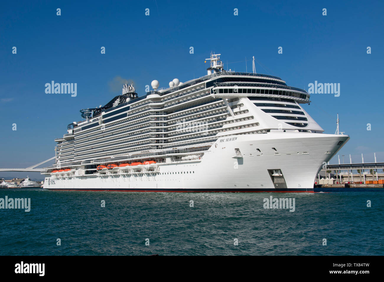 MSC Seaview Kreuzfahrt Schiff aus dem Hafen von Barcelona. Stockfoto