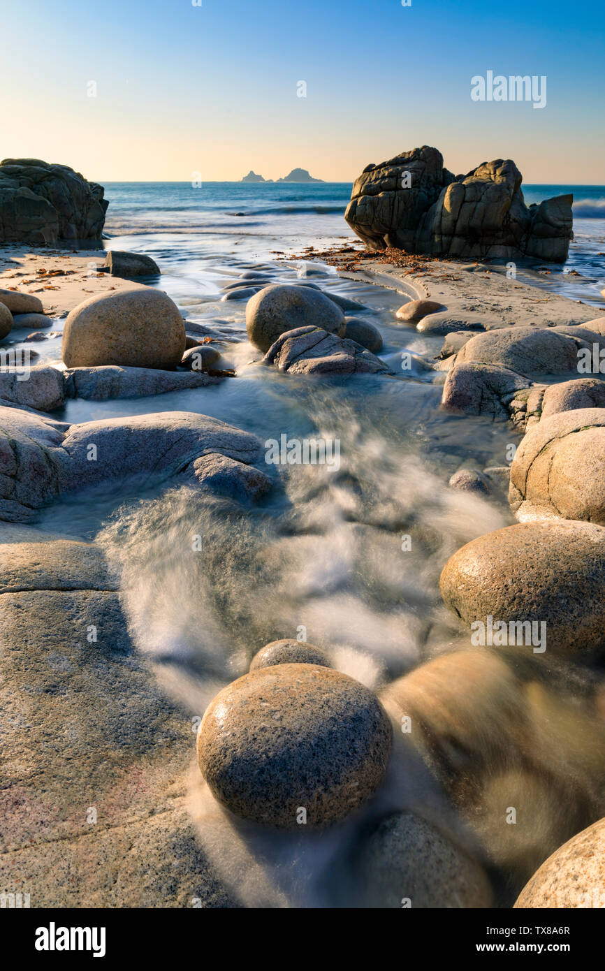 Porth Nanvan Strand, in der Nähe von St. Just in Cornwall. Stockfoto