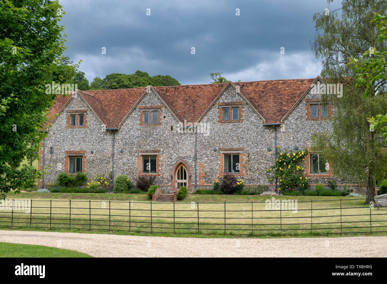 Flint Stone House auf dem Gelände des Stonor Park, Oxfordshire, England Stockfoto