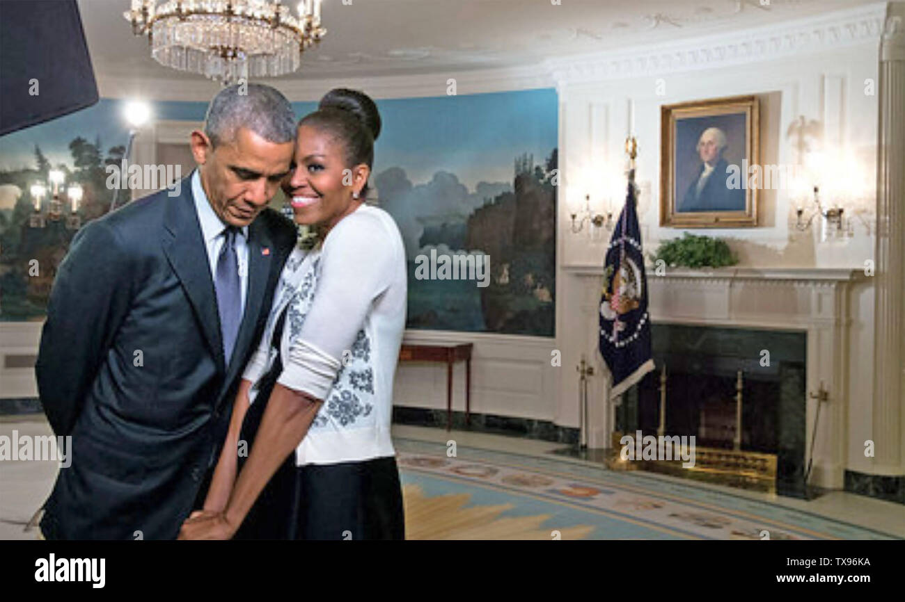 BARACK OBAMA als 44. Präsident der Vereinigten Staaten über 2012 mit Frau Michelle. Foto: das Weiße Haus. Stockfoto