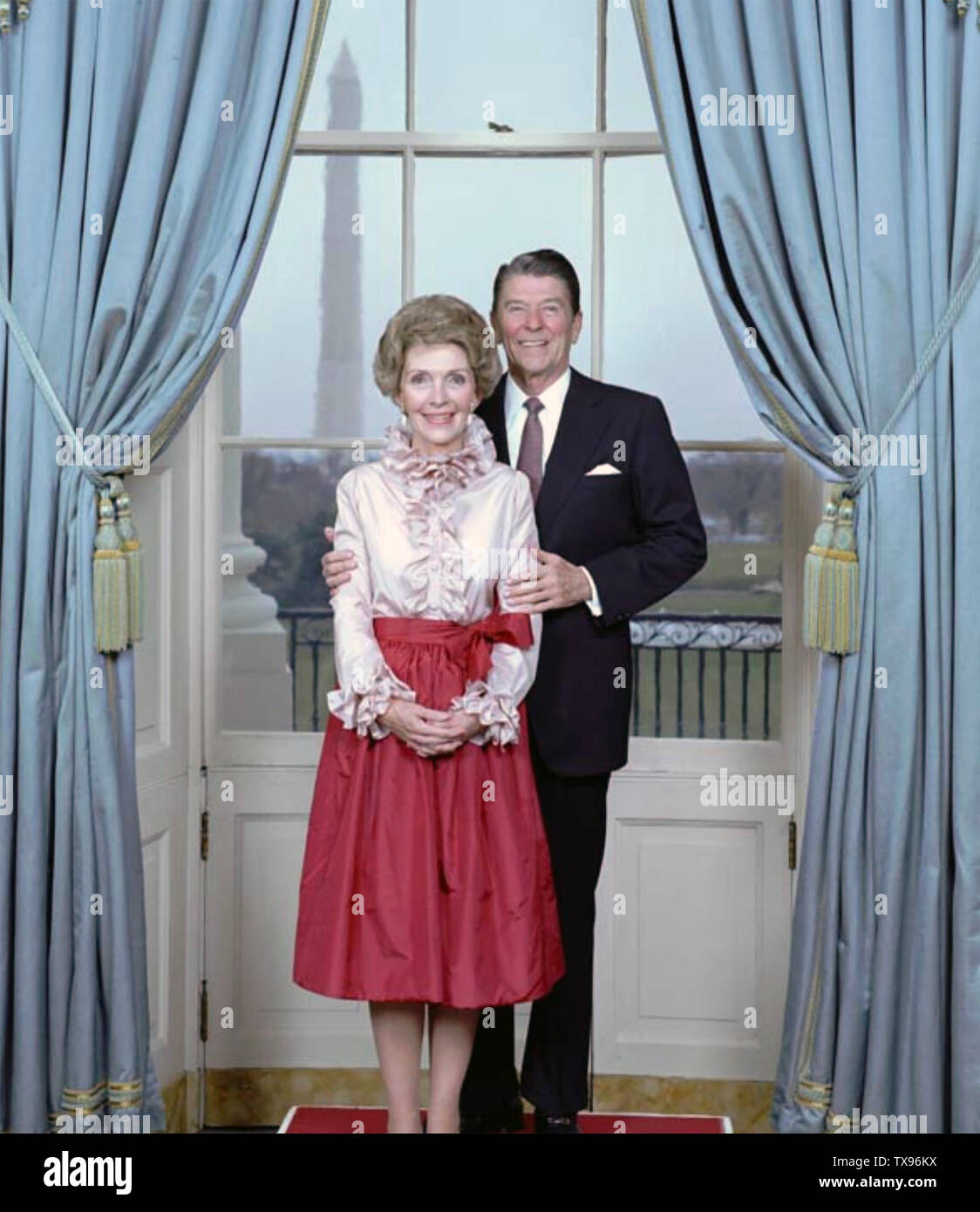RONALD REAGAN als US-Präsident mit seiner Frau Nancy im Weißen Haus etwa 1986. Foto: das Weiße Haus Stockfoto