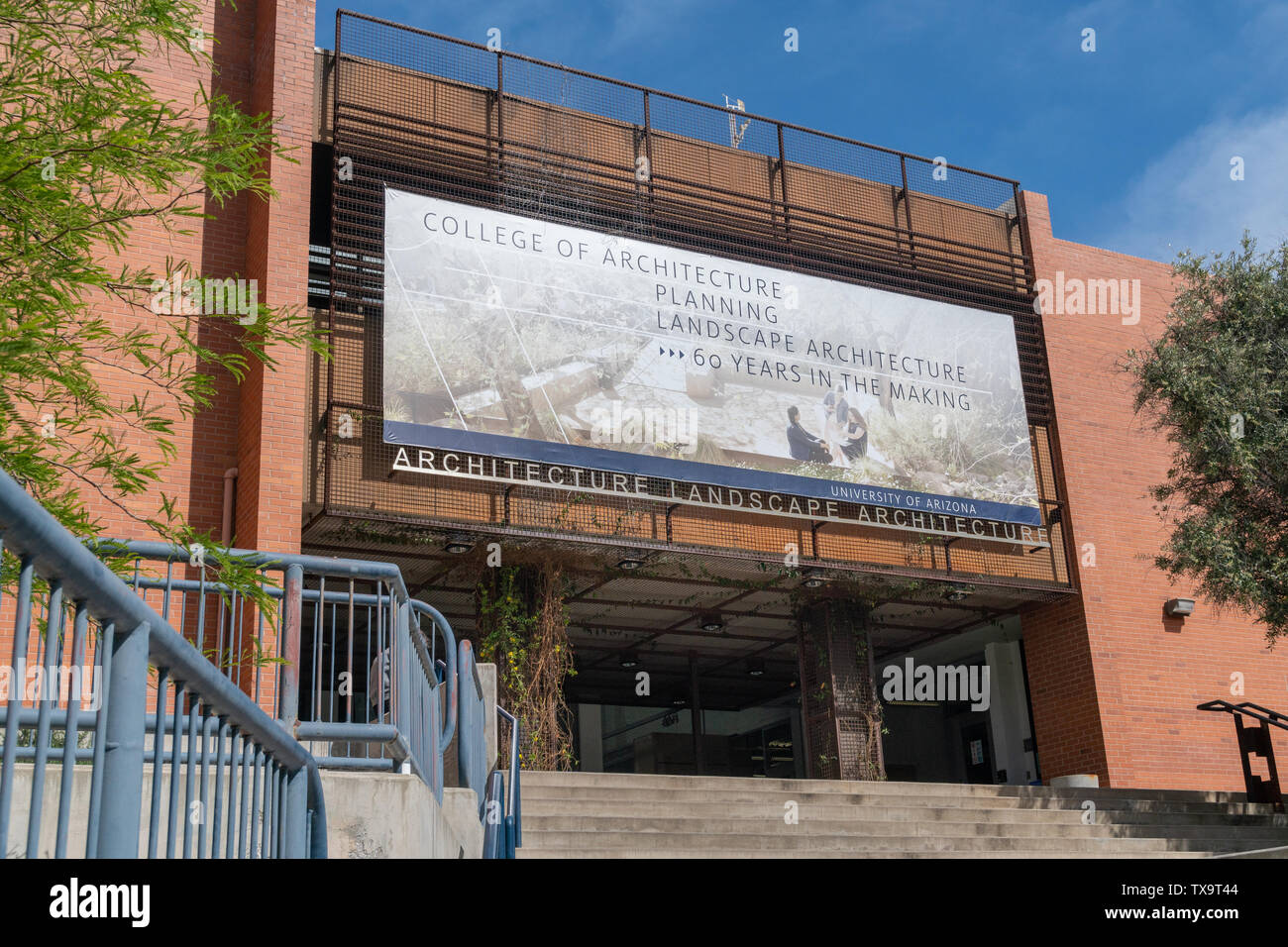TUCSON, AZ/USA - 11. APRIL 2019: Hochschule für Architektur und Landschaft auf dem Campus der Universität von Arizona. Stockfoto