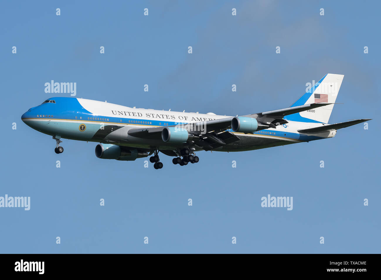 Air Force One mit Präsident Trumpf an Bord der Landung am Flughafen Stansted, Großbritannien Stockfoto