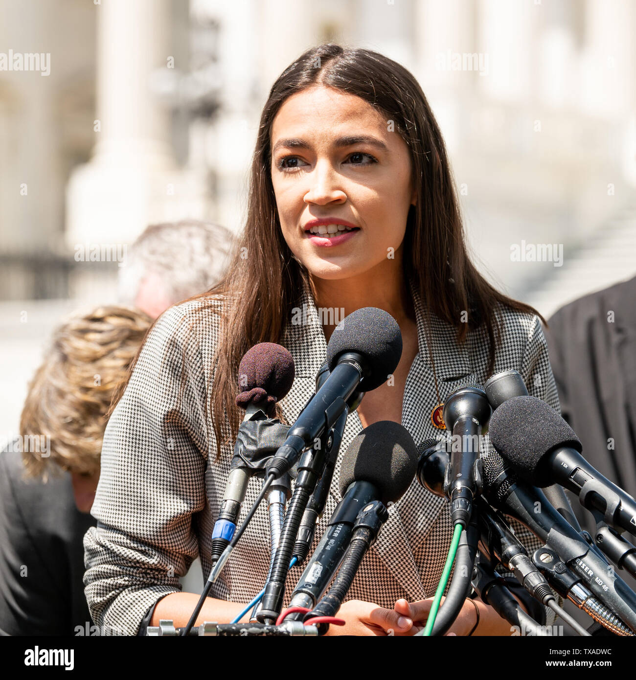 Us-Vertreter Alexandria Ocasio-Cortez (D-NY) während des Capitol wamp' College Erschwinglichkeit Rechnungen zu enthüllen gesehen, in Washington, DC. Stockfoto