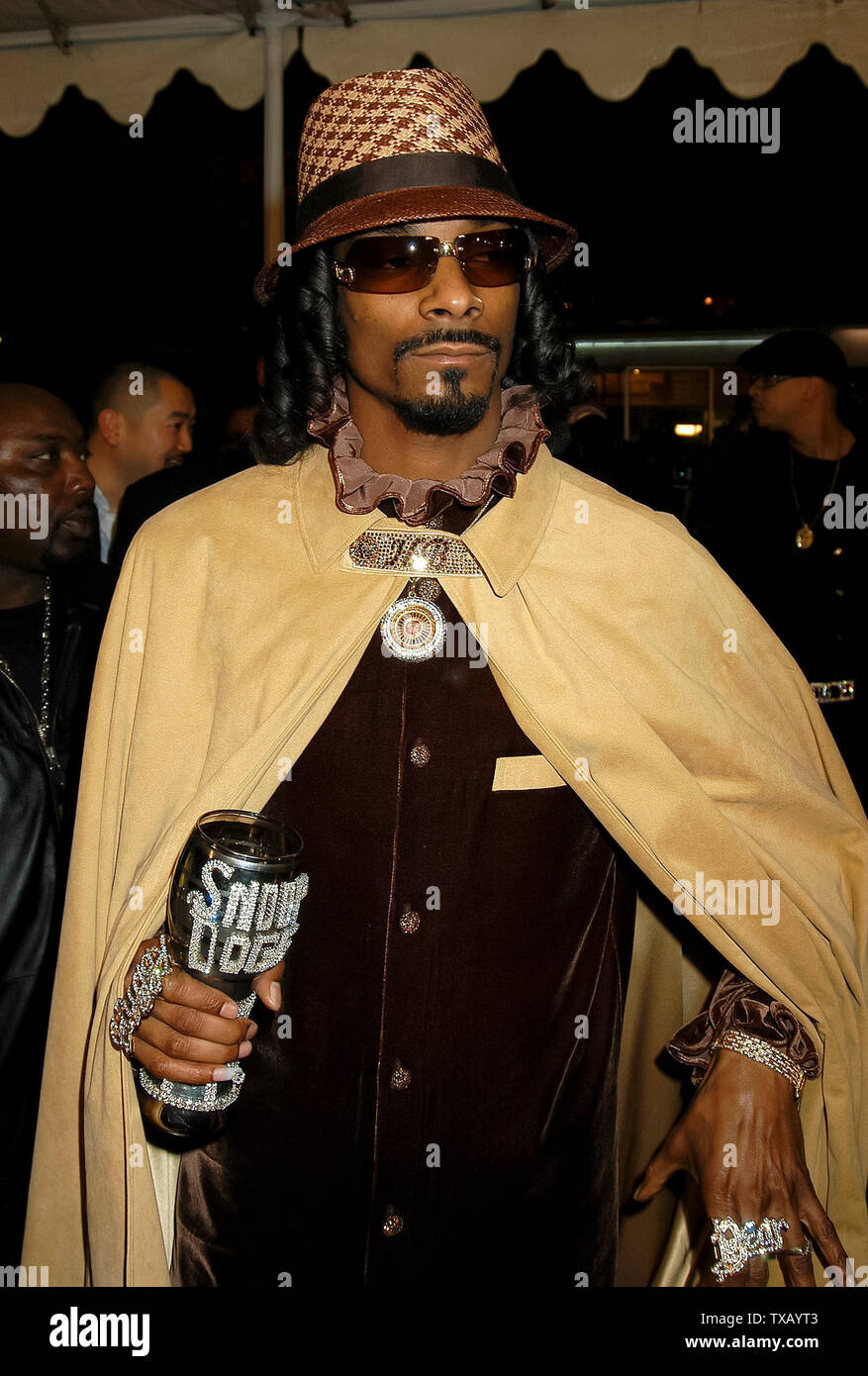 Snoop Dogg bei der Weltpremiere des tarsky & Hutch' an der Mann Dorf Theater in Westwood, CA. Die Veranstaltung fand am Donnerstag, 26. Februar 2004 statt. Foto von: SBM/PictureLux-Datei Referenz Nr. 33790-3814 SMBPLX Stockfoto