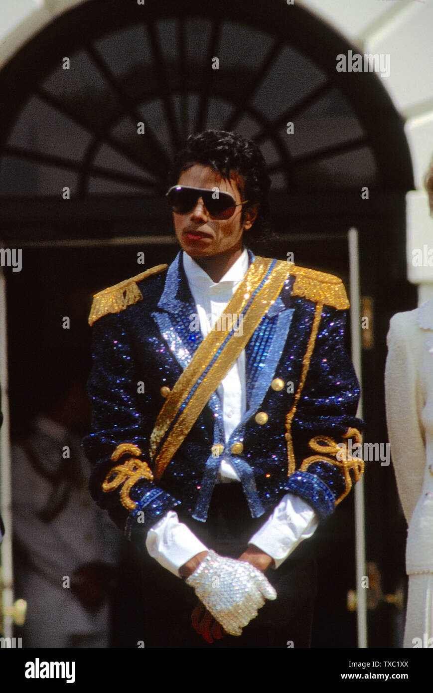 *** Foto *** 10. Jahrestag von Michael Jacksons Tod Washington, DC., USA, 15. Mai 1984 Michael Jackson ist im Weißen Haus von Präsident Ronald Reagan und First Lady Nancy Reagan geehrt für seine Bemühungen bei der Unterstützung von "Sagen Sie einfach nein zu Drogen": Mark Reinstein/MediaPunch Stockfoto