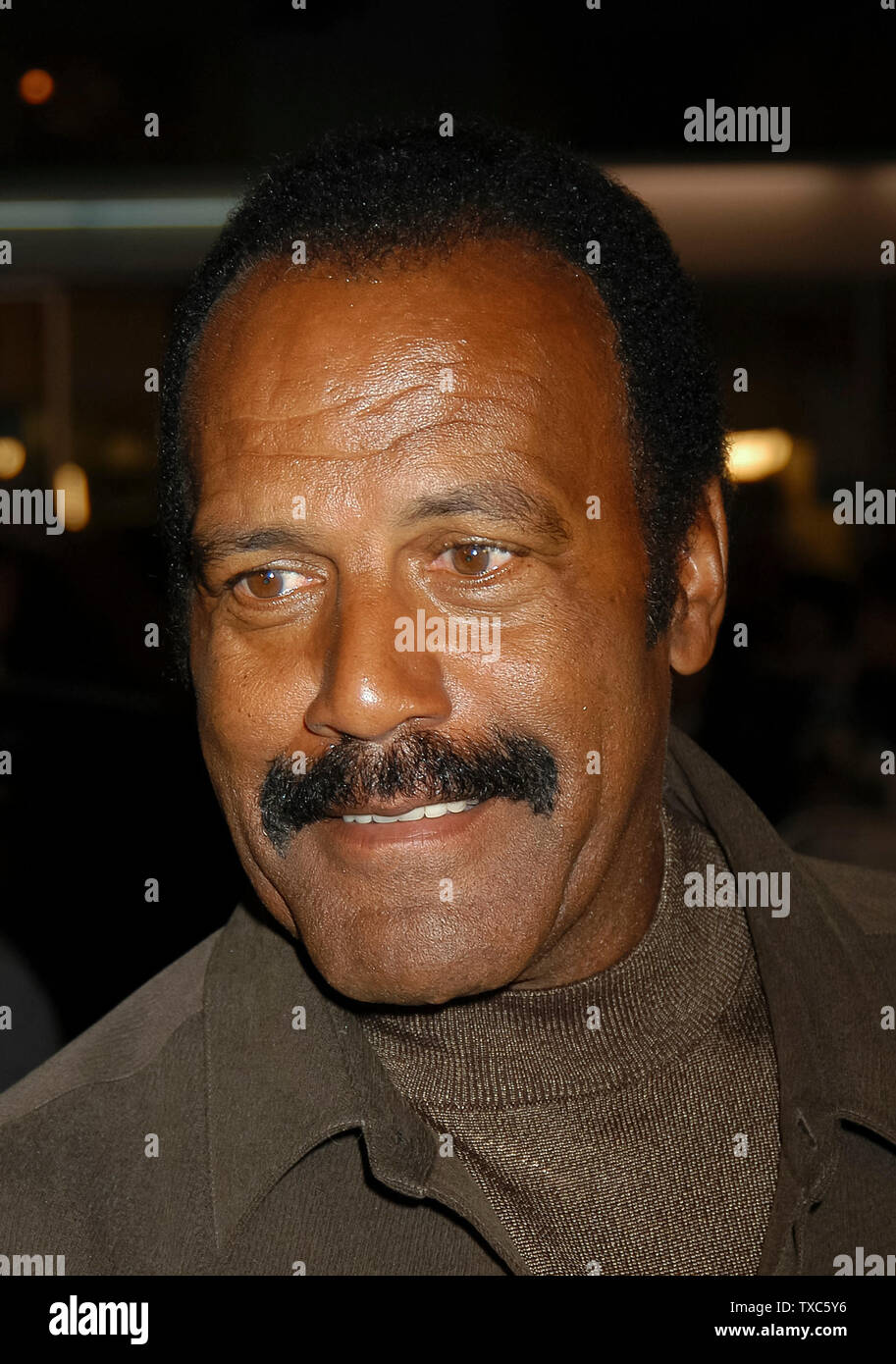 Fred Williamson bei der Weltpremiere des tarsky & Hutch' an der Mann Dorf Theater in Westwood, CA. Die Veranstaltung fand am Donnerstag, 26. Februar 2004 statt. Foto von: SBM/PictureLux-Datei Referenz Nr. 33790-5155 SMBPLX Stockfoto