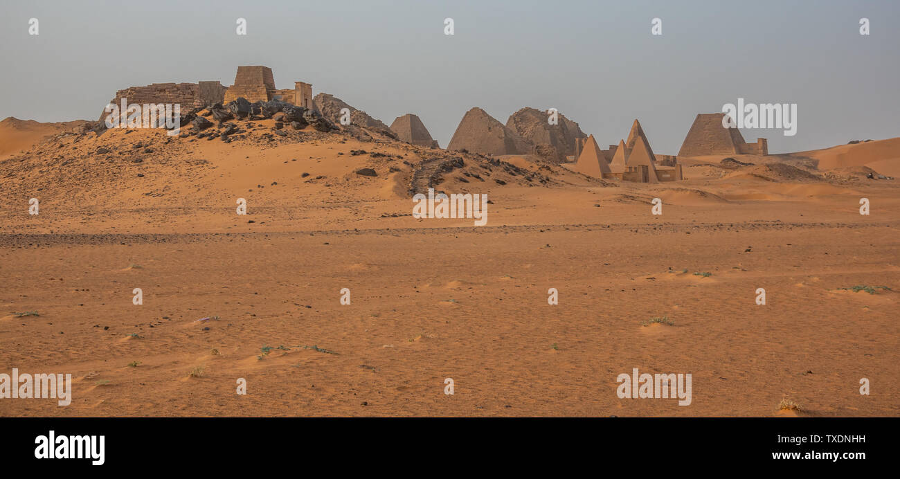 Pyramide der schwarzen Pharaonen der Kush Empire im Sudan, in Meroe Stockfoto