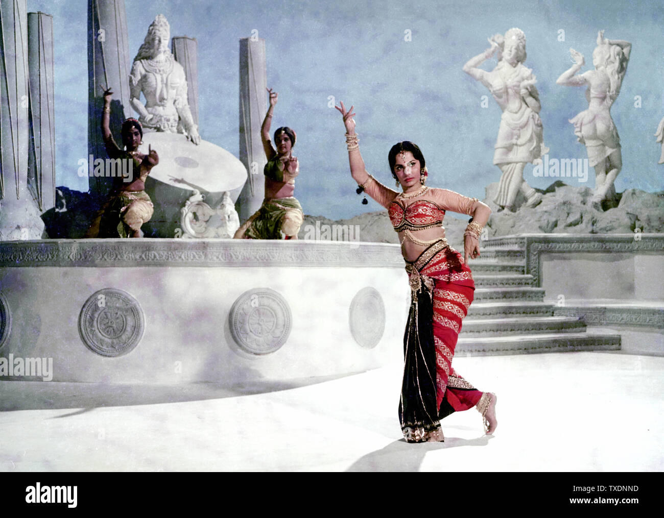 Indische Bollywood-Schauspielerin Waheeda Rehman Dancing, Indien, Asien, 1965 Stockfoto