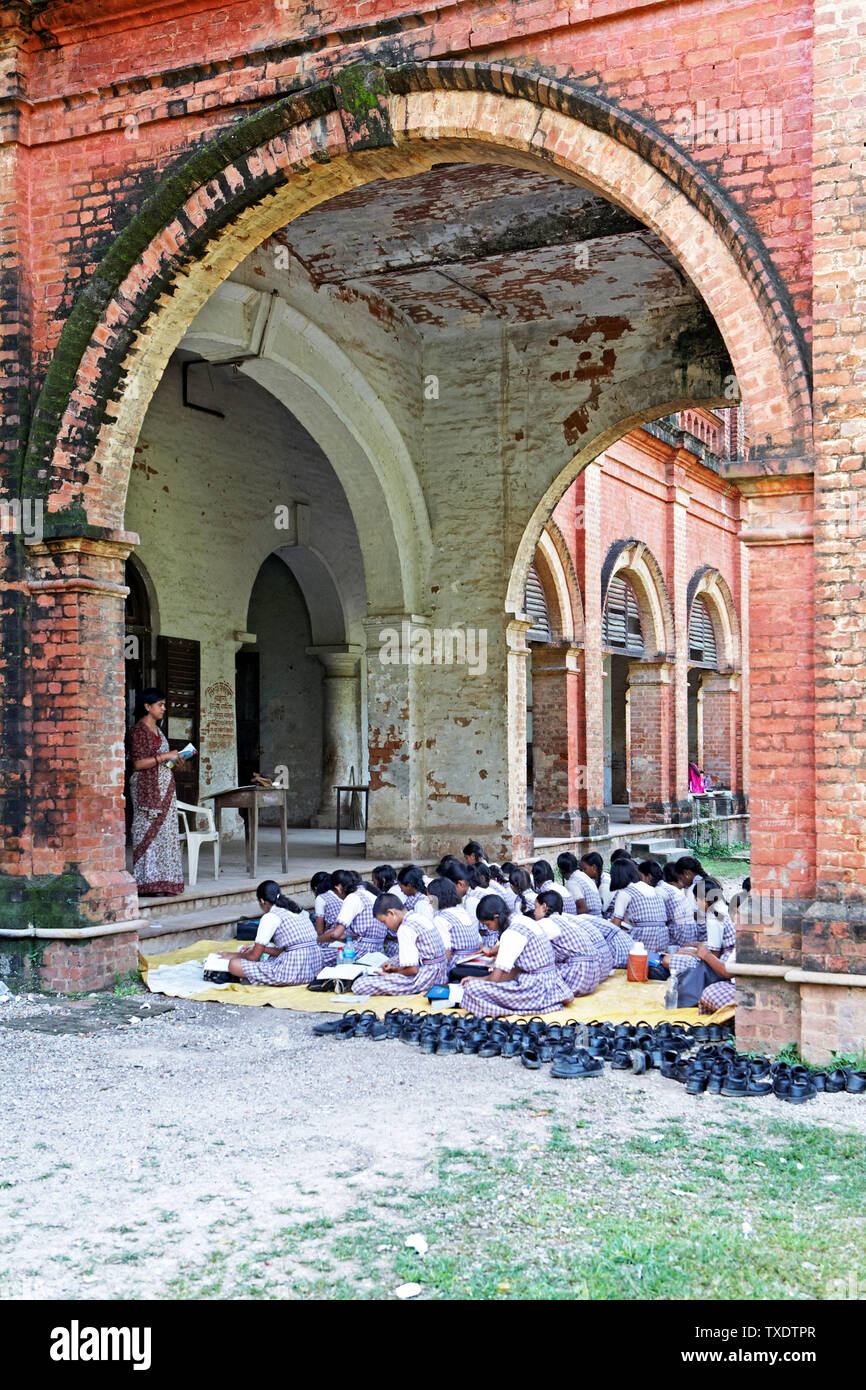 Regierung Mädchen Inter College offene Klassen, Uttar Pradesh, Indien, Asien Stockfoto