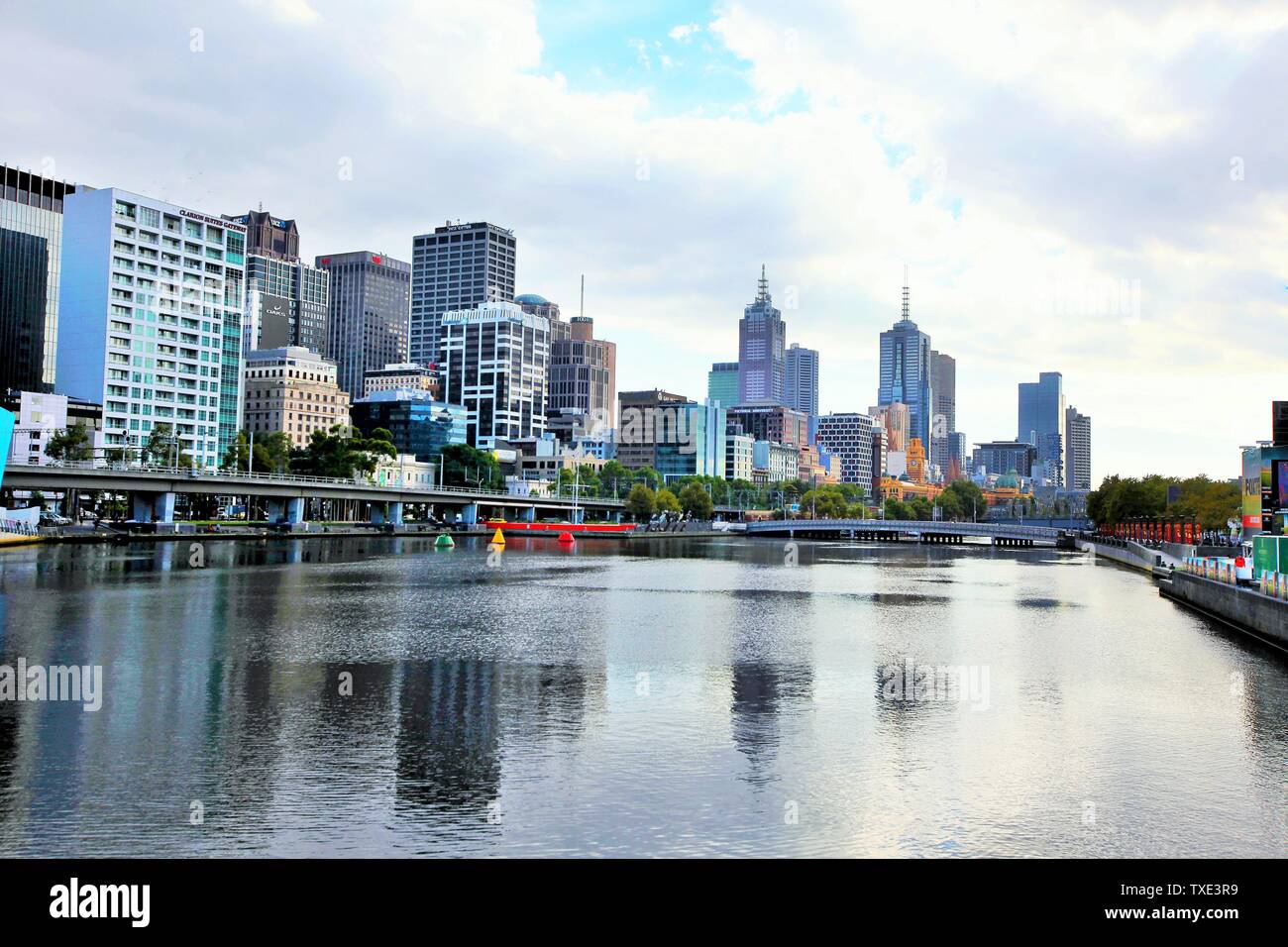 Central Business Skyline mit den Fluss Yarra, Melbourne, Victoria, Australien Stockfoto