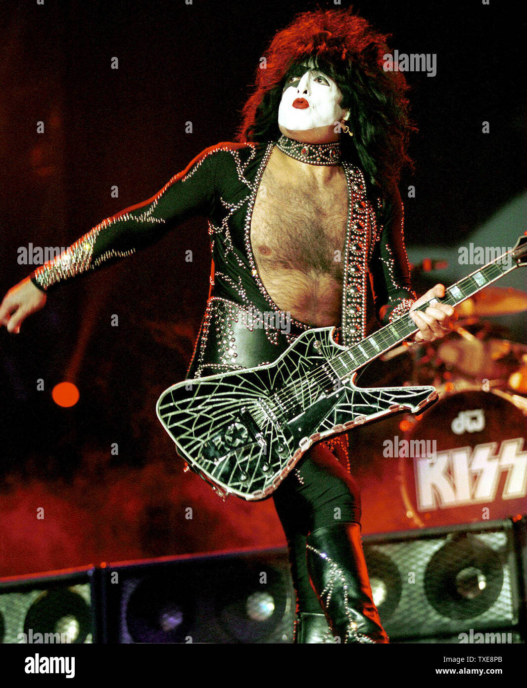 Van 2000010104 01 Januar 1999 Vancouver Bc Kanada Paul Stanley Auf Der Buhne Als Kiss Felsen