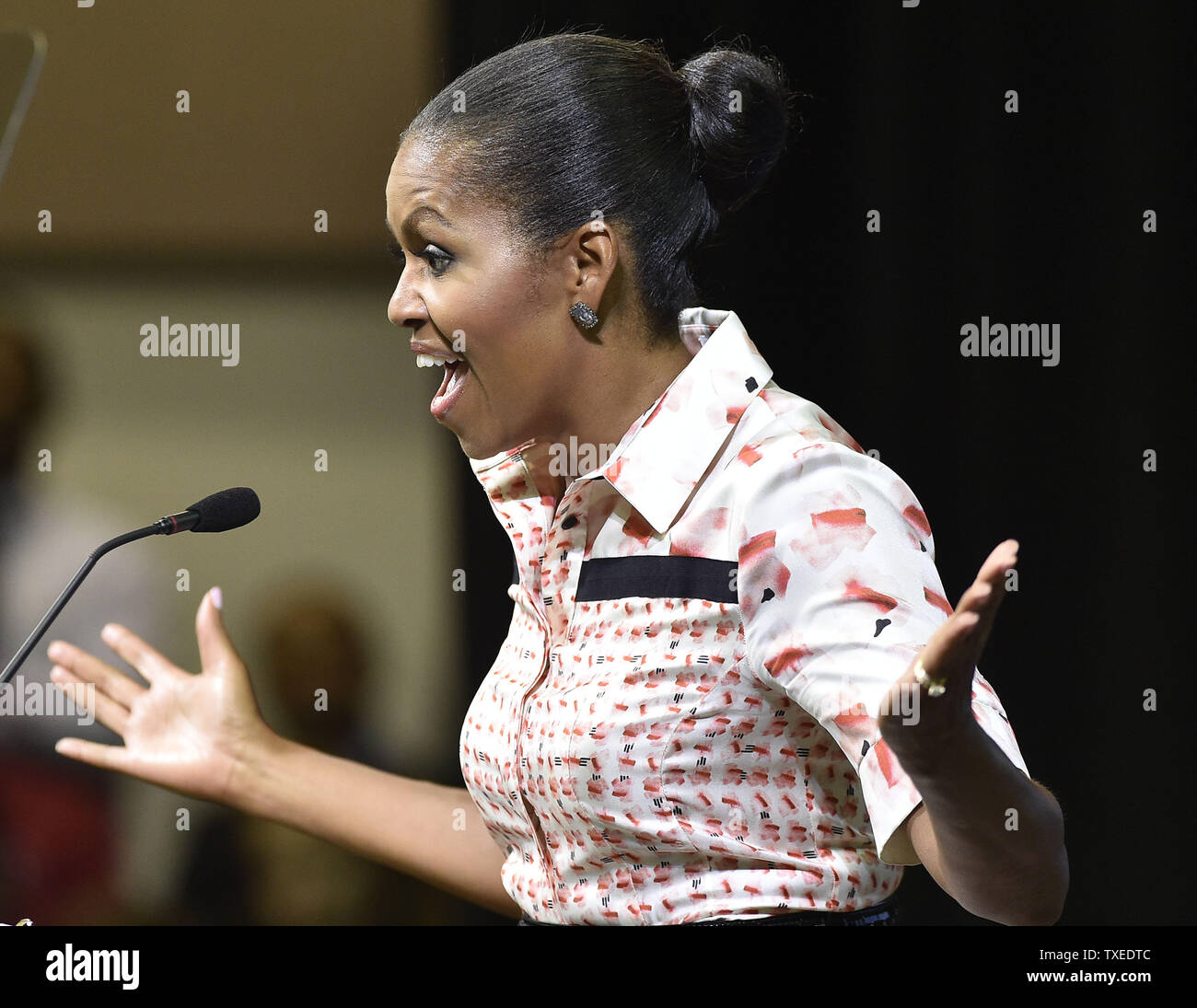 First Lady Michelle Obama besucht eine Georgien stimmen Rallye mit demokratischen US-Senat Kandidat Michelle Nunn am Martin Luther King Jr. Erholungszentrum am 8. September 2014 in Atlanta. UPI/David Tulis Stockfoto