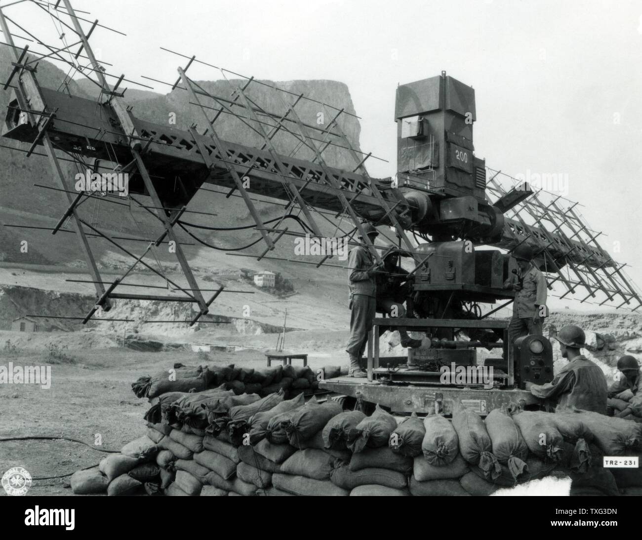 Der SCR-268 Radar (Signal Corps Radio n° 268), erste Radar System der US-Armee. Palermo, Sizilien, 1943 Stockfoto
