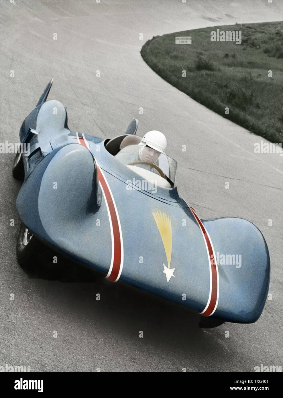 Französische Rennfahrer Jean Hébert fahren die Renault Etoile Filante auf dem Monza racetrackin Italien. Juli 30, 1956 Stockfoto