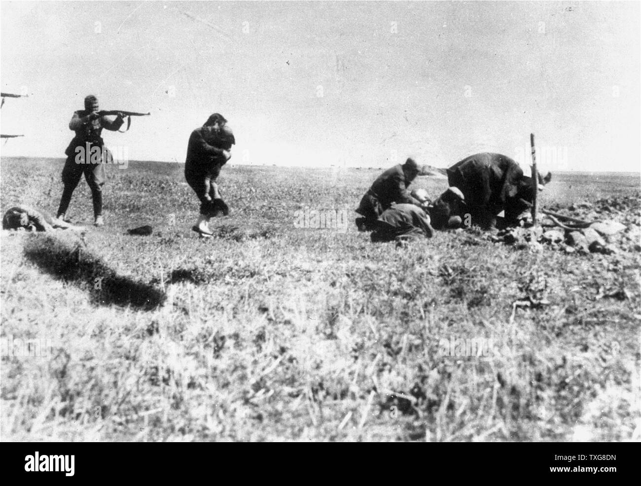 Ausführung der Kiewer Juden durch deutsche Armee tötet Einheiten (einsatzgruppen = Intervention Gruppen) in der Nähe von Iwangorod, Ukraine Stockfoto