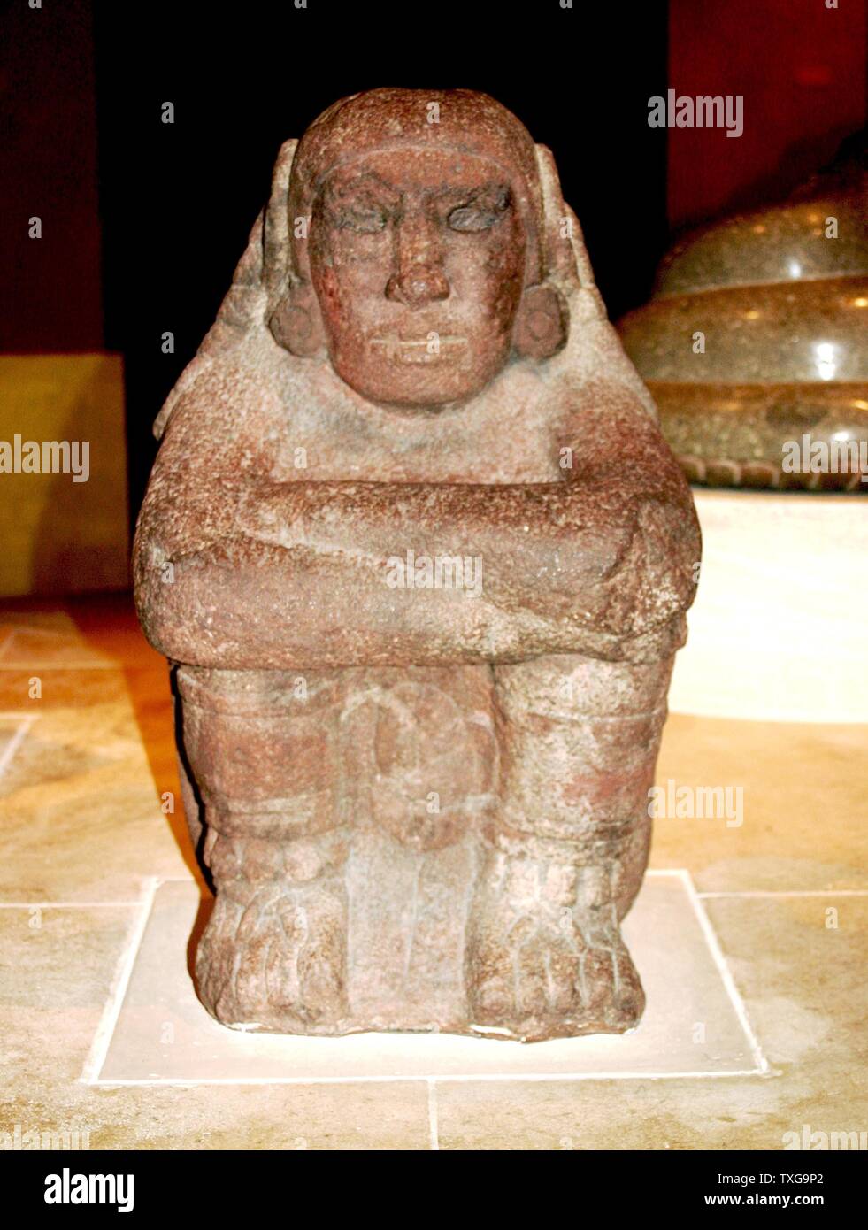 Stein sitzenden Xochipilli, AD 1325-1521 - Mexiko Xochipilli wurde das aztekische Gott der Liebe, Musik und Tanz. Er war auch mit dem Namen Macuilxochitl Stockfoto