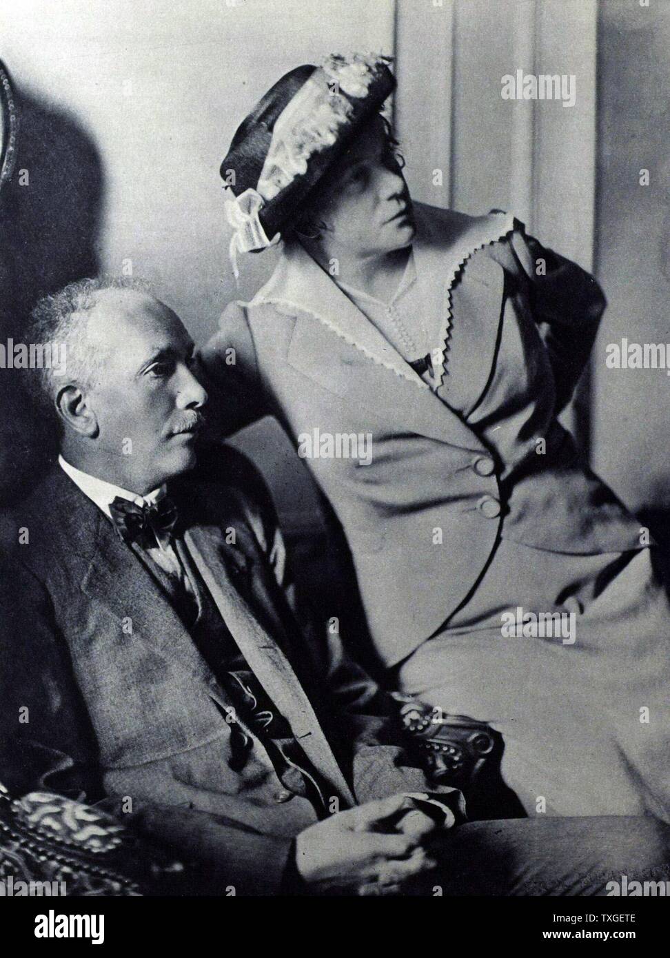 Richard Strass mit seiner Frau Pauline de Ahna. Richard Georg Strauss (1864-1949). führenden deutschen Komponisten der Romantik und frühe moderne Ären. Pauline Maria de Ahna (4. Februar 1863 – 13. Mai 1950) war eine deutsche Sopranistin Stockfoto