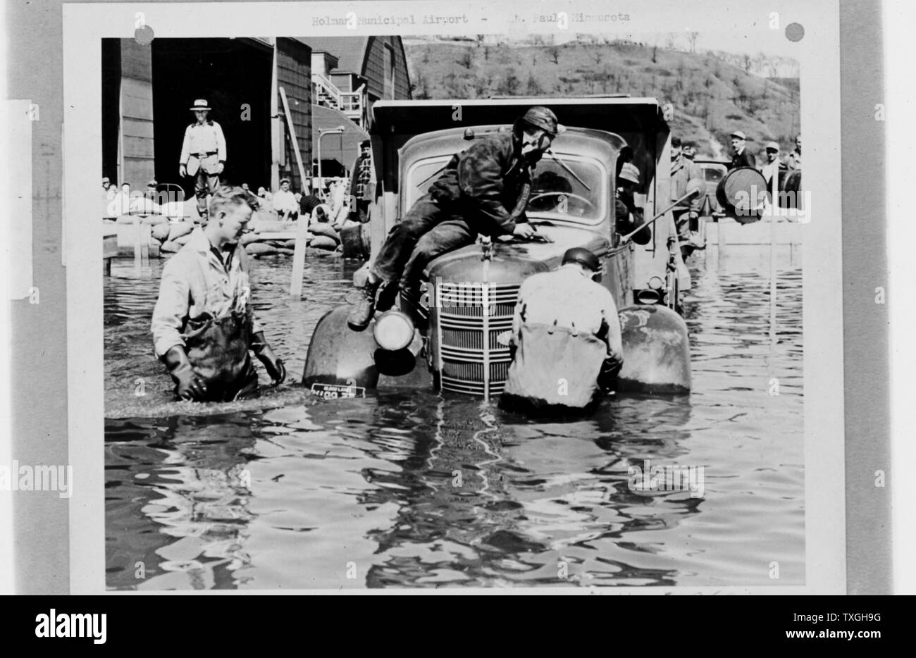 Foto von den Überschwemmungen bei Holman Municipal Airport. St. Paul, Minnesota. Datiert 1945 Stockfoto
