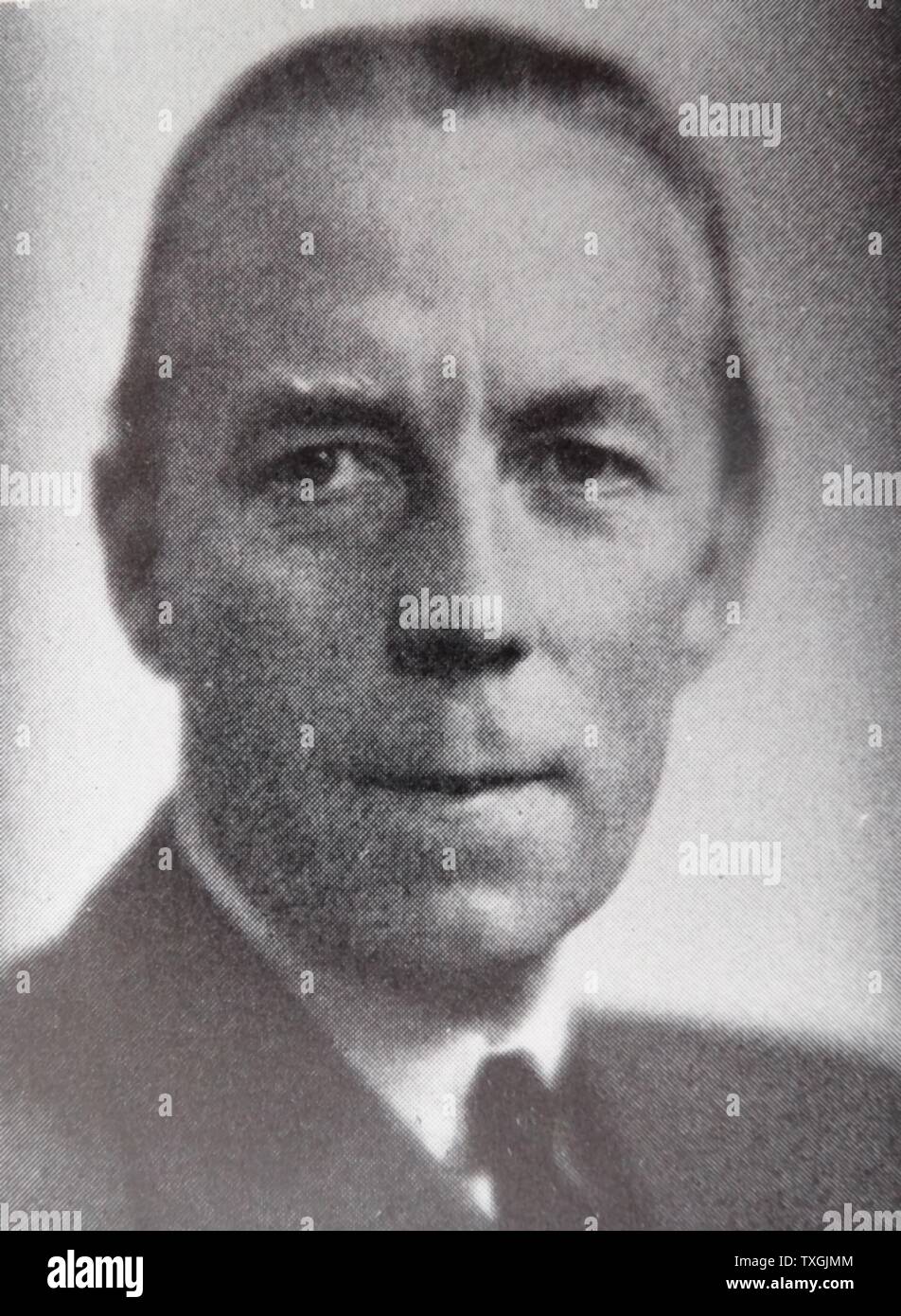 Fotografisches Porträt von Folke Bernadotte, Graf von Wisborg (1895 – 1948), schwedischer Diplomat, Verhandlungsführer und Edelmann. Es gelang, die Freisetzung von mehr als 30.000 Häftlinge aus deutschen Konzentrationslagern während des zweiten Weltkriegs zu verhandeln. Vom 20. Jahrhundert Stockfoto