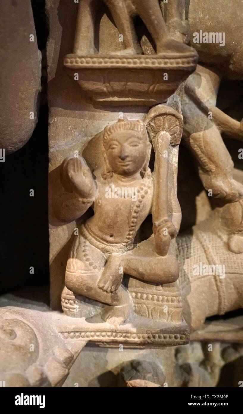 Skulptur Darstellung Harihara, Vishnu und Shiva kombiniert aus der Chandella-Dynastie. Vom 11. Jahrhundert Stockfoto