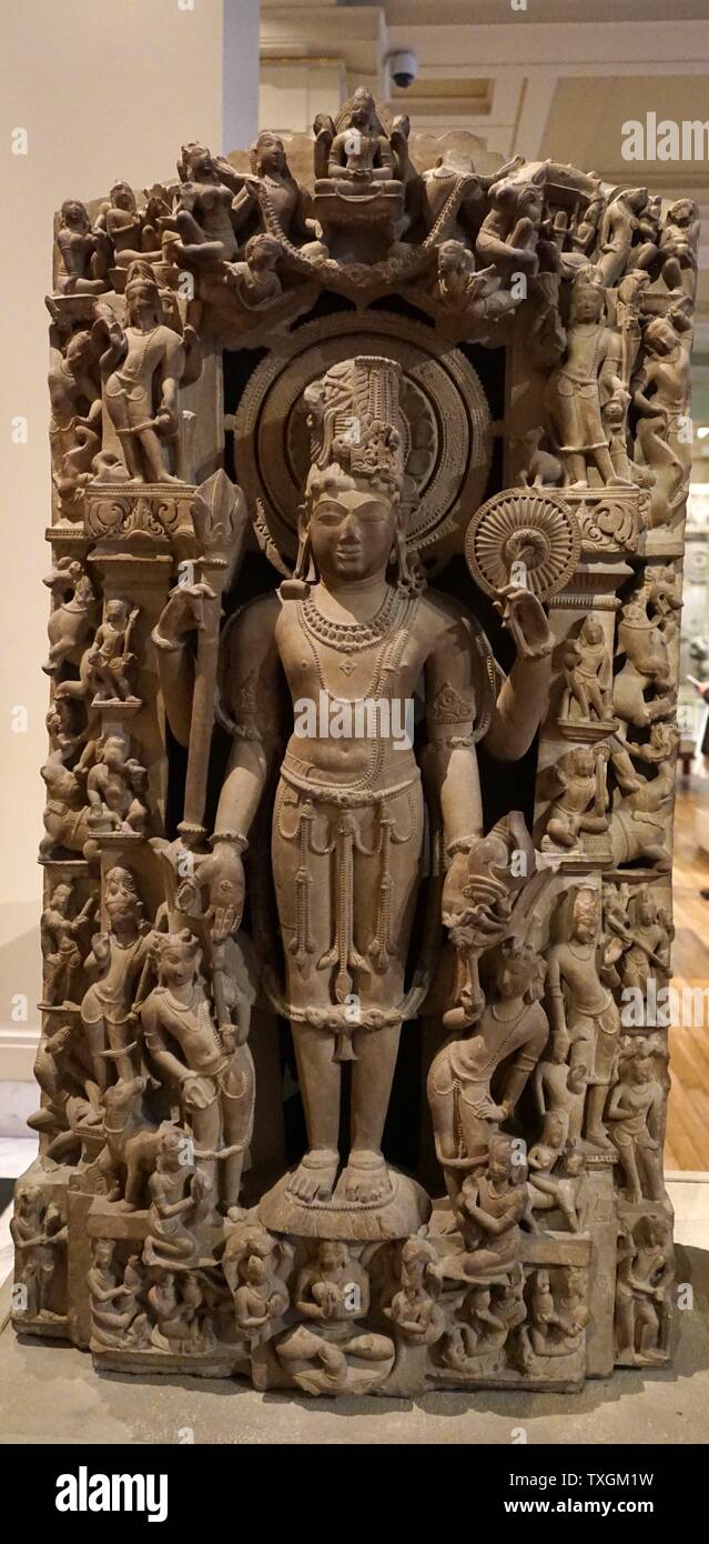 Skulptur Darstellung Harihara, Vishnu und Shiva kombiniert aus der Chandella-Dynastie. Vom 11. Jahrhundert Stockfoto