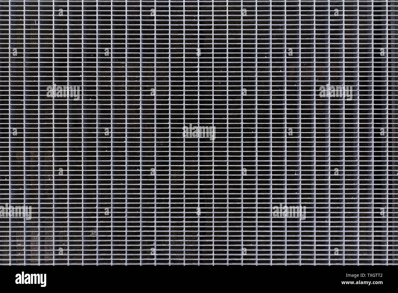Metall, Fliese Textur. Stahl Bürgersteig Hintergrund. Abstrakte metall Bodenbeläge Muster. Bodenroste Belüftung Hintergrund Stockfoto