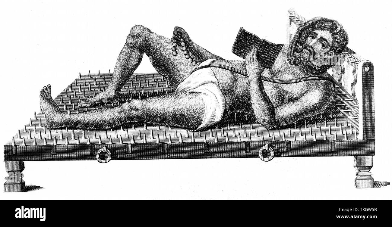 Pararum Soatuntre Perkasanund, der seine Hingabe Disziplin durch Liegen auf einem Bett aus Eisen Spitzen angezeigt. Diese hinduistischen Philosophen und heiligen Männer folgten eine alte Tradition, und wurden zu den Griechen als Gymnosophists 1811 Gravur London bekannt Stockfoto
