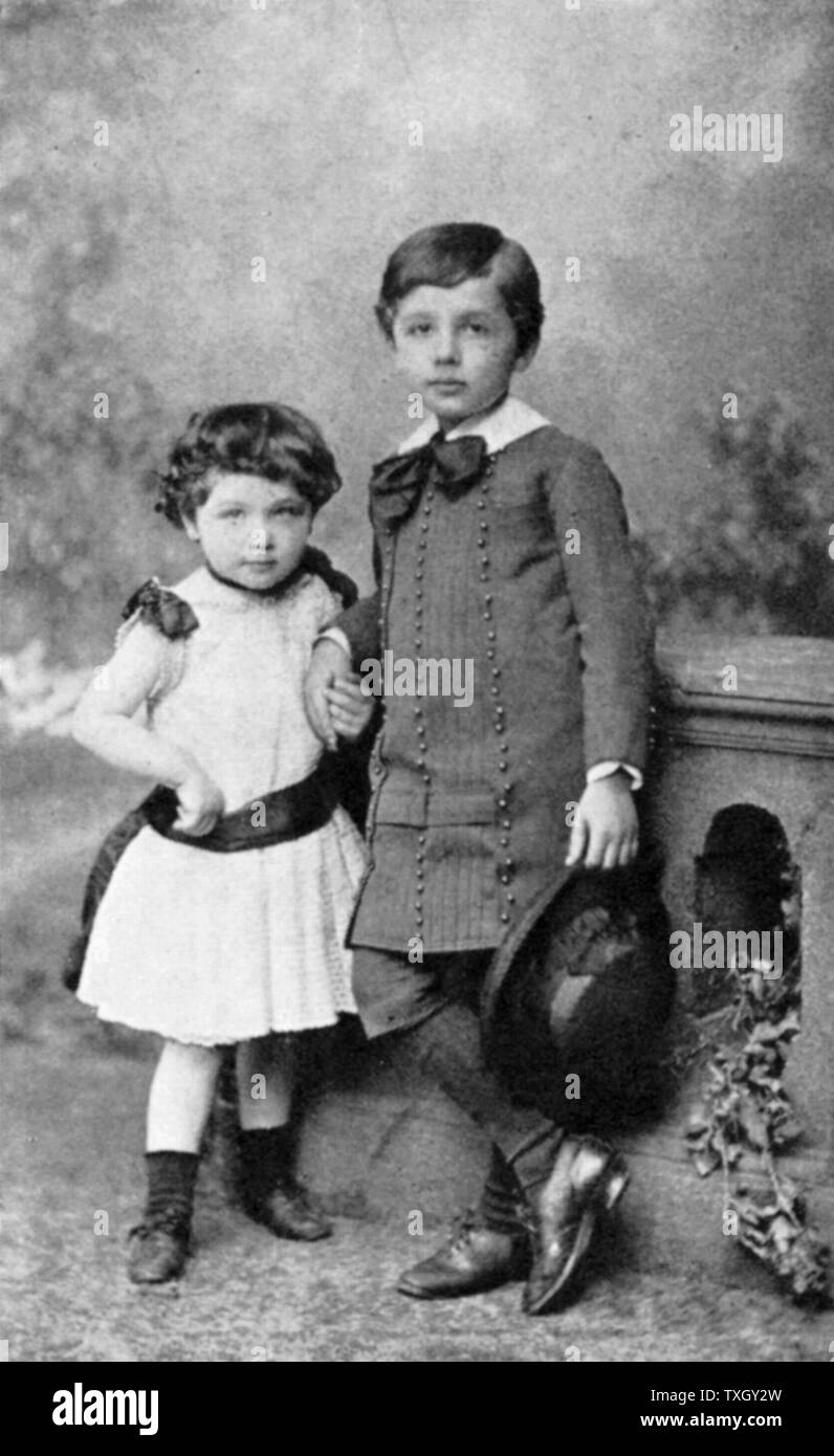 Albert Einstein (1879-1955) deutsch-schweizerische Mathematiker, Relativitätstheorie, Einstein und seine Schwester Maja als kleine Kinder Stockfoto