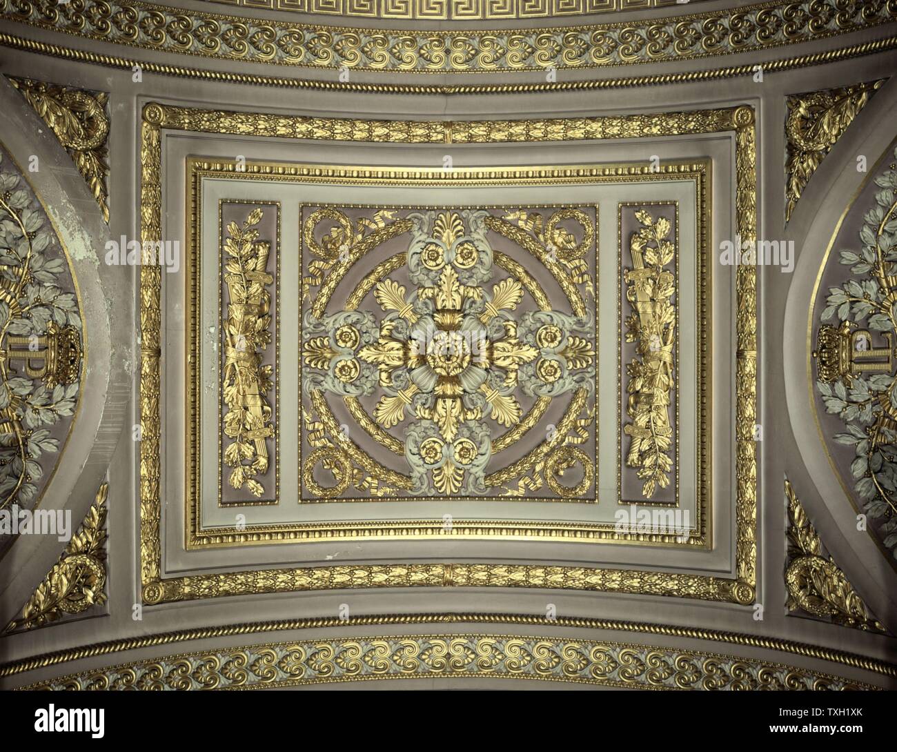 Schloss von Versailles, Detail der Decke in der Galerie der Schlachten. Stockfoto