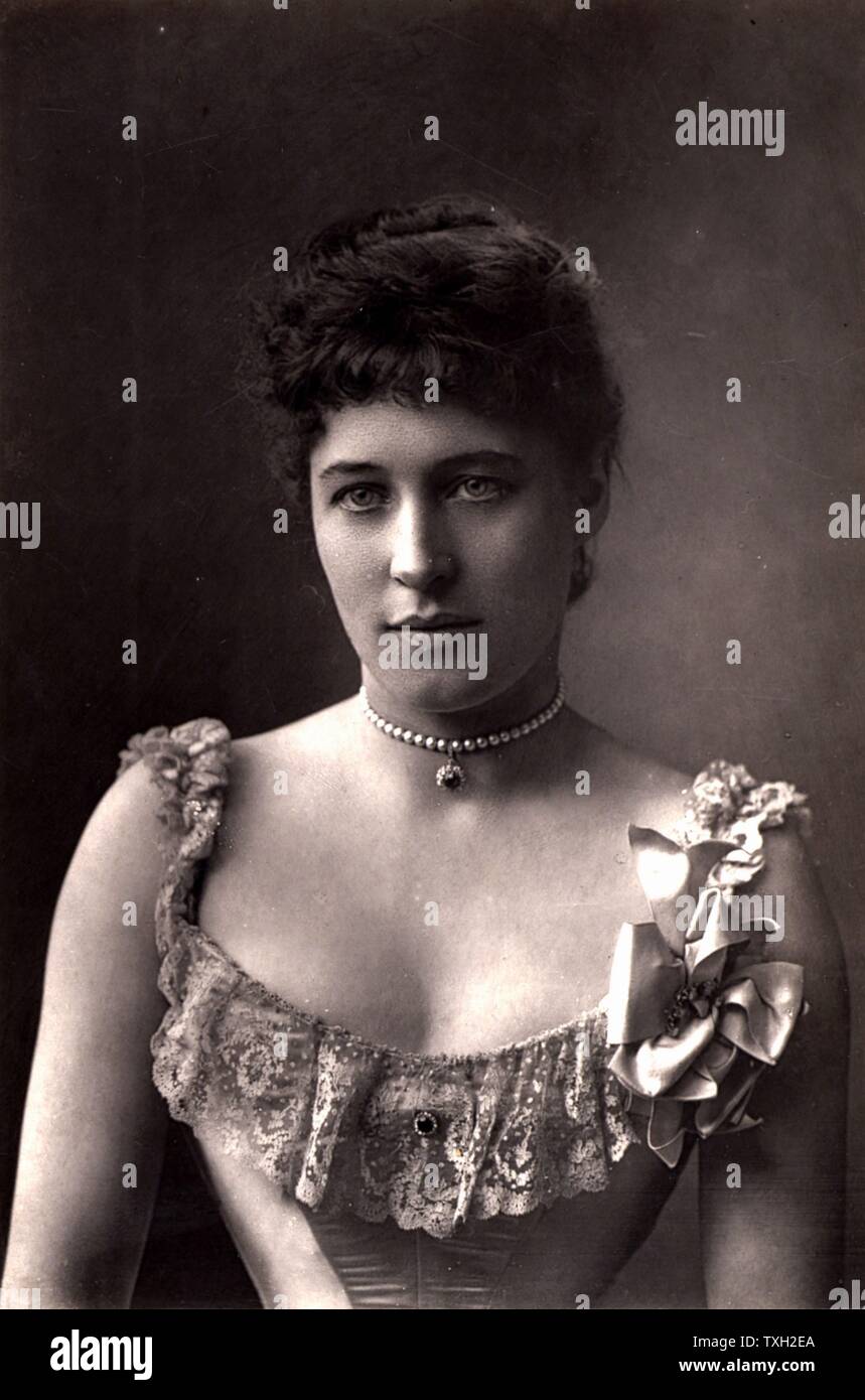 Lillie Langtry (1853-1929) (Emilie Charlotte Le Breton geboren), einzige Tochter des Dekans von Jersey, Jersey Lily genannt wurde. Die englische Gesellschaft Schönheit und Schauspielerin. Unter ihren außereheliche Liebhaber waren Prinz Louis von Battenberg und Albert Edward, Prinz von Wales, der Zukunft Edward VII. 1887 nahm sie die amerikanische Staatsbürgerschaft. Nach woodburytype Foto W&D Downey. Stockfoto