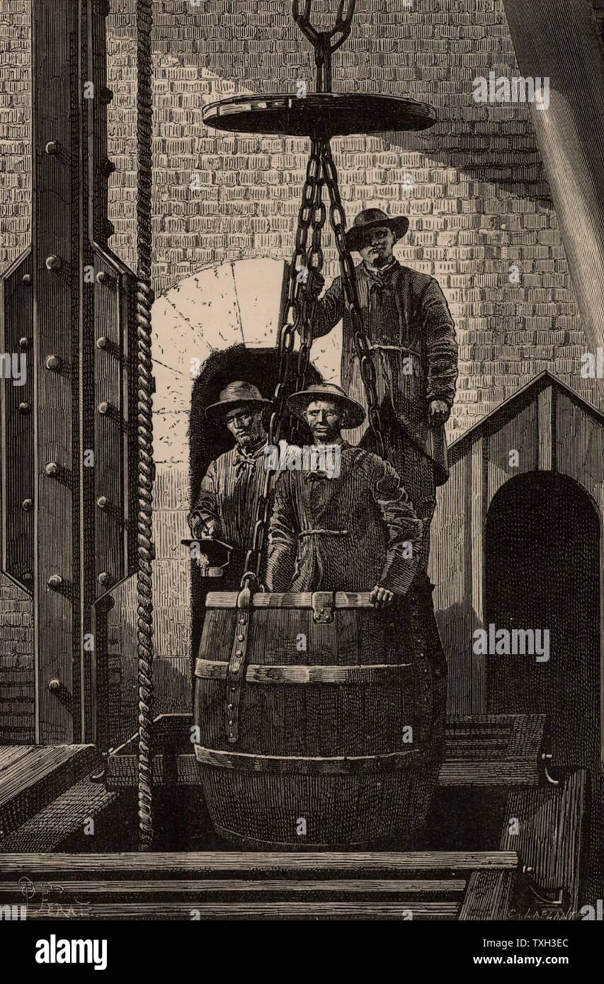 Ingenieure in Leder Bekleidung absteigend die Welle bei Creuzot Coal Mine, um die Pumpen zu untersuchen. Von "unterirdische Leben; Oder, Bergwerke und Bergleute" von Louis Simonin (London, 1869). Holzstich. Stockfoto Ingenieure in Leder Bekleidung absteigend die Welle bei Creuzot Coal Mine, um die Pumpen zu untersuchen. Von "unterirdische Leben; Oder, Bergwerke und Bergleute" von Louis Simonin (London, 1869). Holzstich. Stockfoto