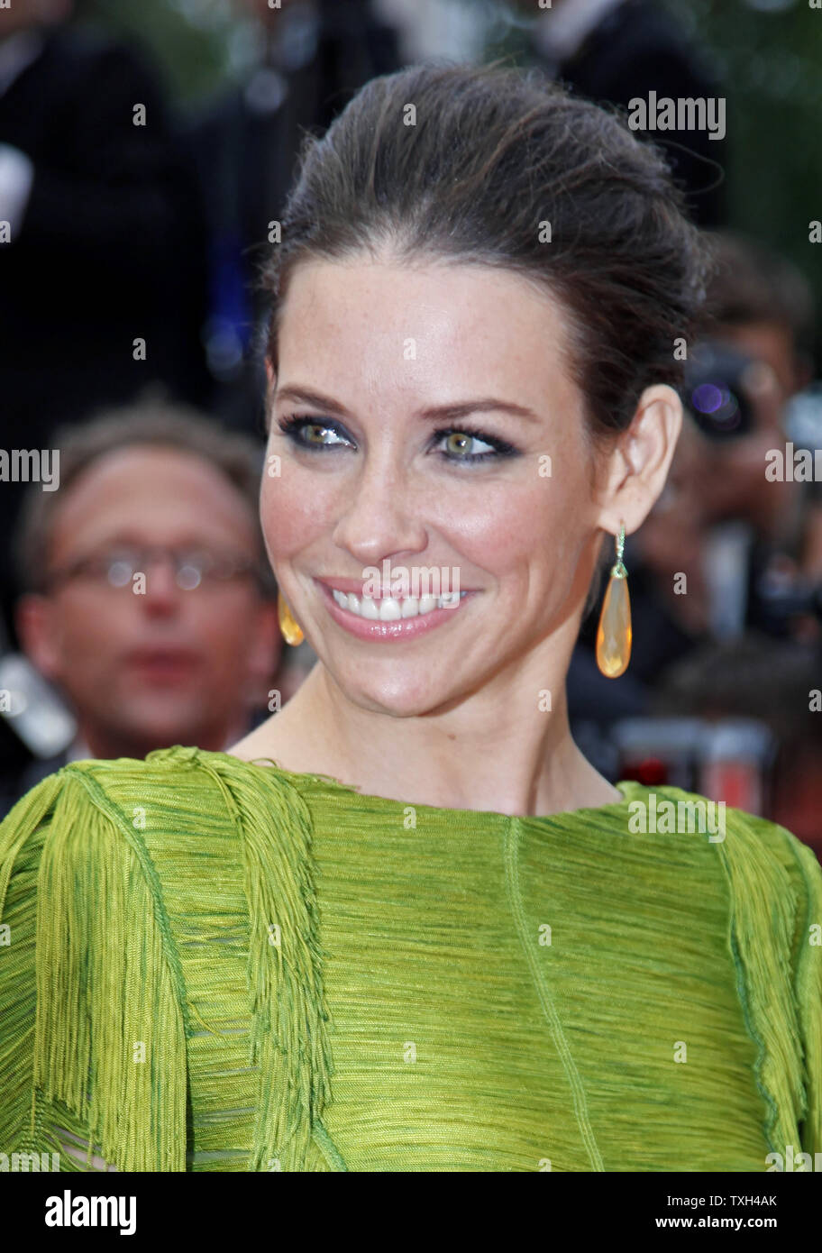 Evangeline Lilly kommt auf dem roten Teppich vor der Vorführung des Films "werden Sie einen großen dunklen Fremden" während der 63. jährliche Internationale Filmfestspiele von Cannes in Cannes, Frankreich am 15. Mai 2010 erfüllen. UPI/David Silpa Stockfoto