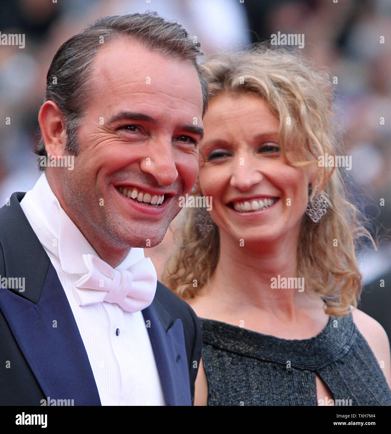 Jean Dujardin Und Seine Frau Stockfotos Und Bilder Kaufen Alamy