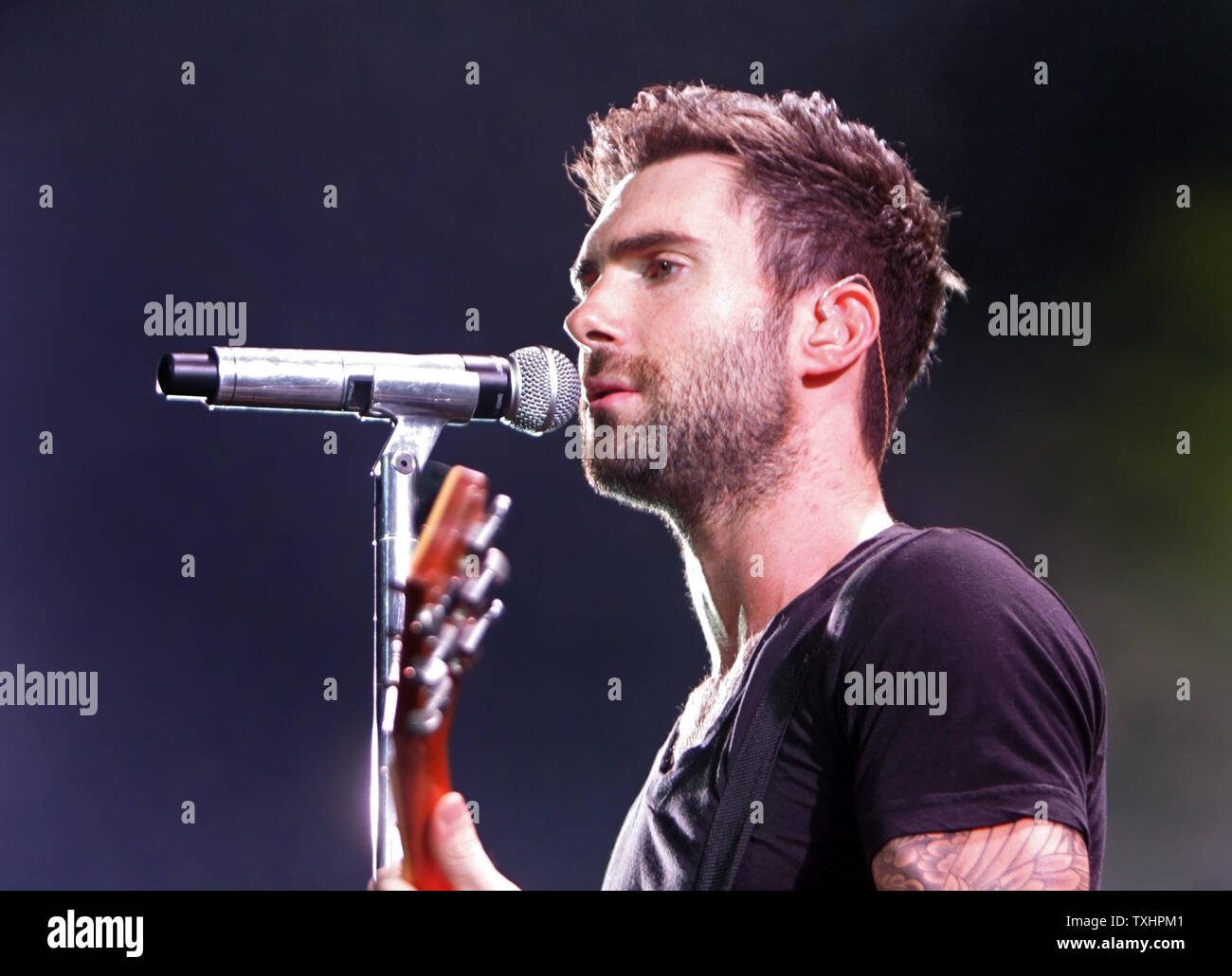 Adam Levine von Kastanienbraun 5 führt im Konzert an Cricket Wireless Amphitheater in Chula Vista, Kalifornien am 13. September 2008. (UPI Foto/Roger Williams). Stockfoto