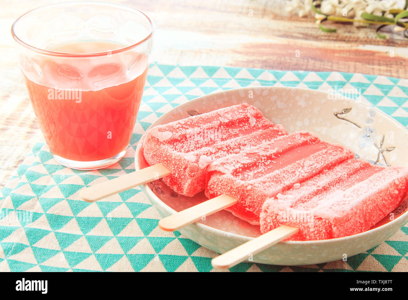 Weißdorn - aromatisiert Eis und kalte Getränke. Stockfoto