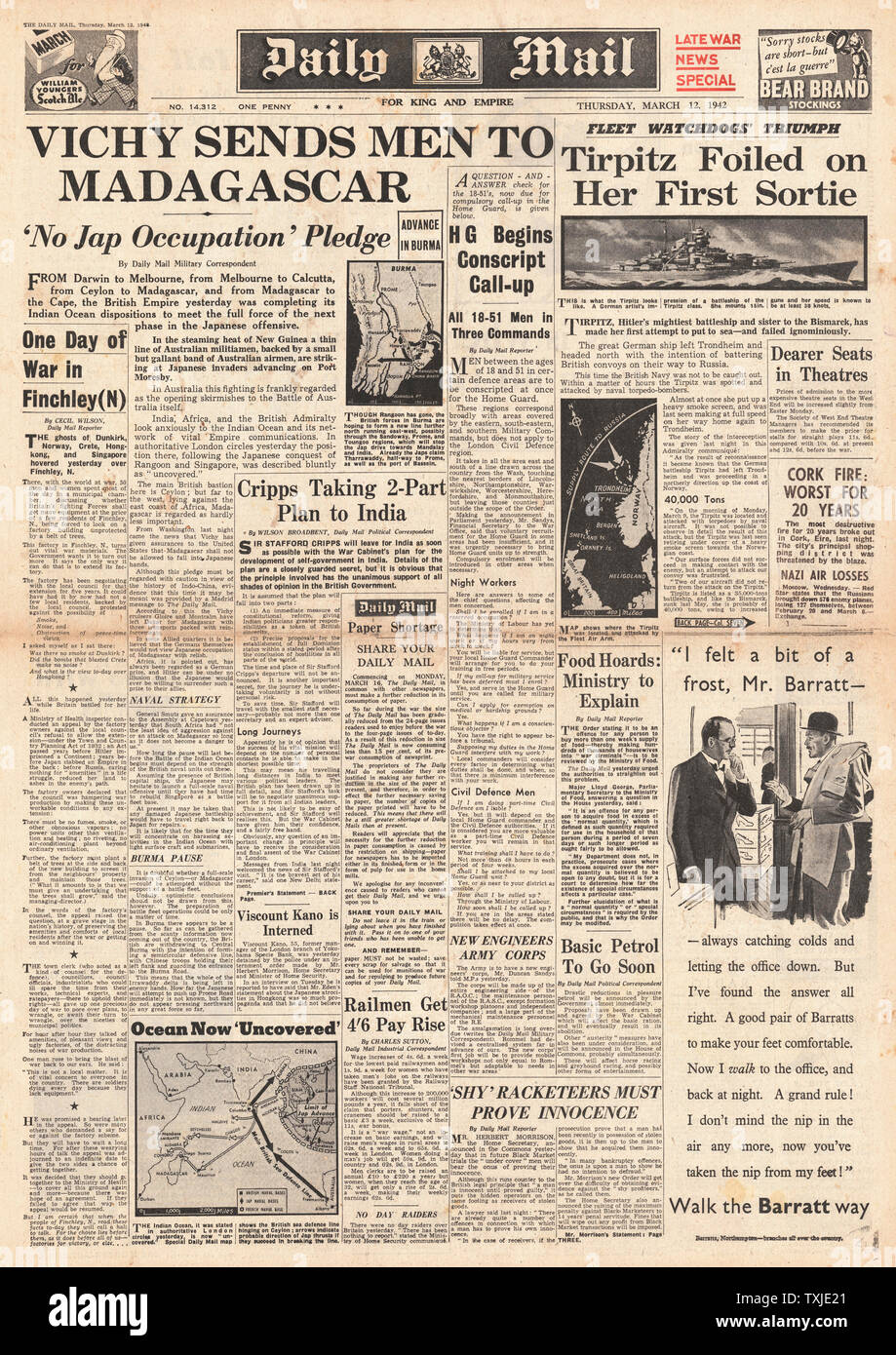 1942 Titelseite Daily Mail Vichy France schickt Truppen nach Madagaskar, Wehrpflicht für die Home Guard und das Schlachtschiff Tirpitz, das von Torpedo-Bombern angegriffen wird Stockfoto