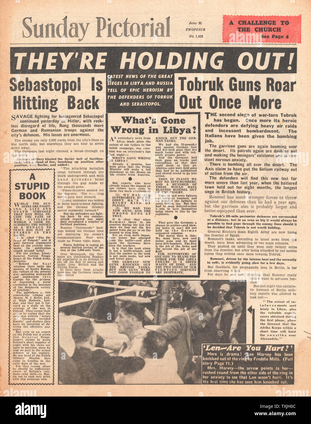1942 Titelseite Sonntag Bilderschlacht um Tobruk und Sebastapol Stockfoto