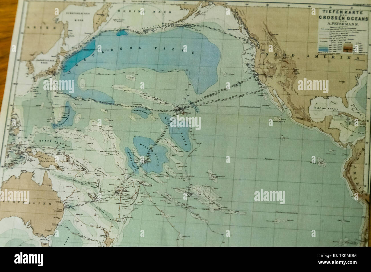 Mariana trench map Fotos und Bildmaterial in hoher Auflösung Alamy