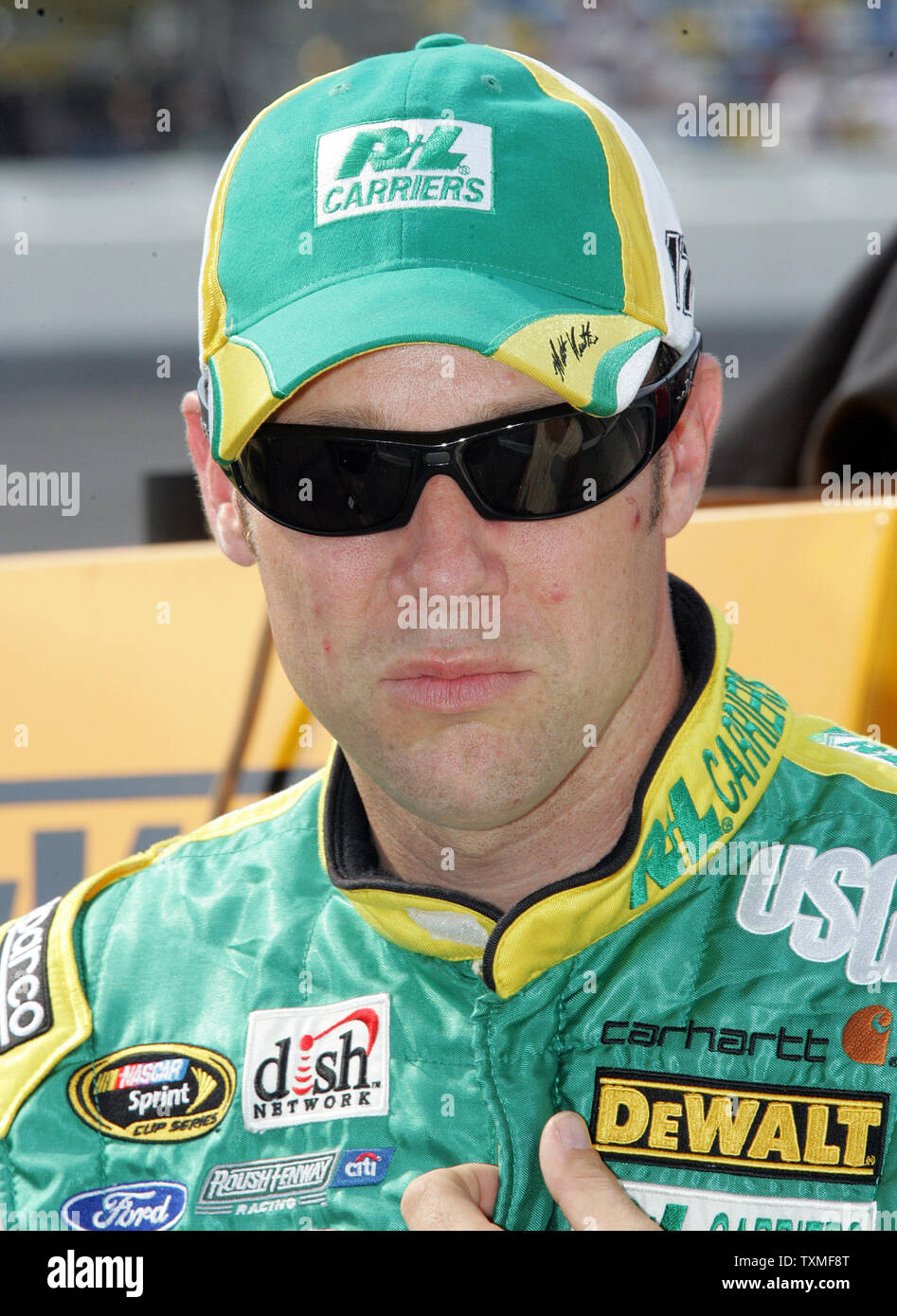 Matt Kenseth wartet auf Grubestraße für seine Umdrehung für die NASCAR Sprint Cup Series Coke Zero 400 auf dem Daytona International Speedway in Daytona Beach, Florida am 4. Juli 2008 zu qualifizieren. (UPI Foto/Martin Fried) Stockfoto