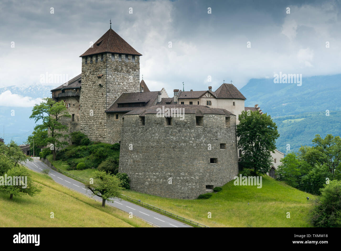 Vaduz, FL/Liechtenstein - 16. Juni 2019: Blick auf das historische Schloss Vaduz in Liechtenstein. Stockfoto