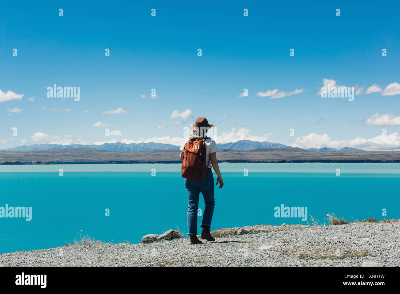 Wanderer genießen Meerblick, Wanaka, Taranaki, Neuseeland Stockfoto