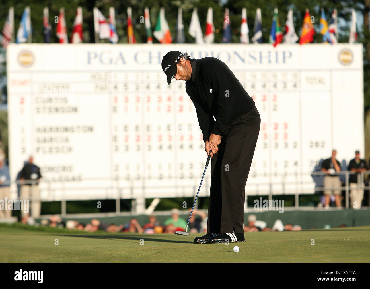 Sergio Garcia von Spanien versucht, auf einen Schlag für Gleichheit auf der 18 Loch während der Endrunde, der die PGA Championship in Oakland Hills Country Club in Bloomfield Township, Michigan am 10. August 2008. Garcia vermißte den Schlag und einem Drehgestell auf die Bohrung in einem Riegel für zweiten Platz mit Ben Curtis zu beenden. (UPI Foto/Scott R. Galvin) Stockfoto