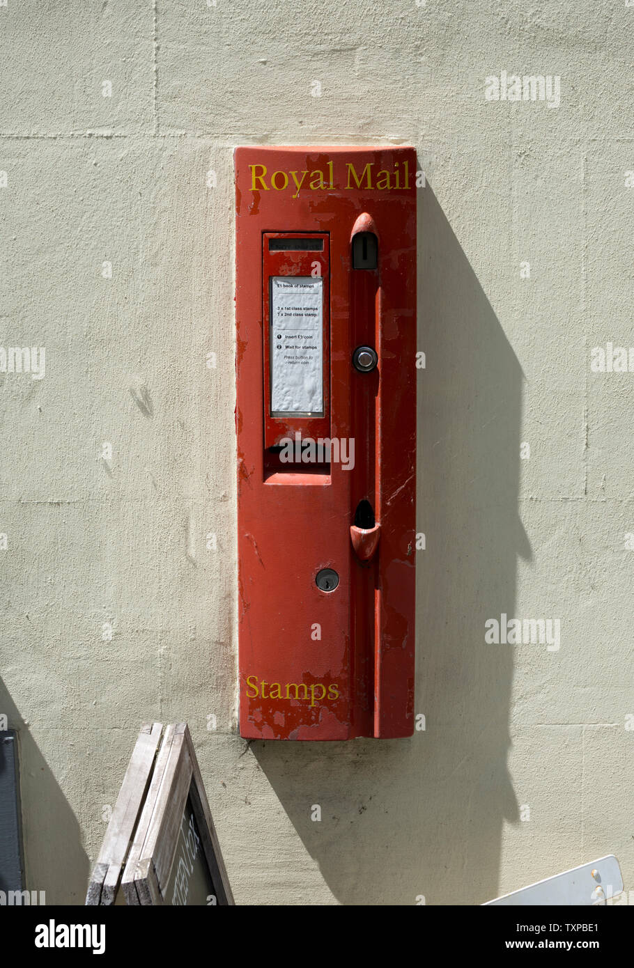 Eine alte Stempel Automaten, Upton bei Severn, Worcestershire, England, Großbritannien Stockfoto