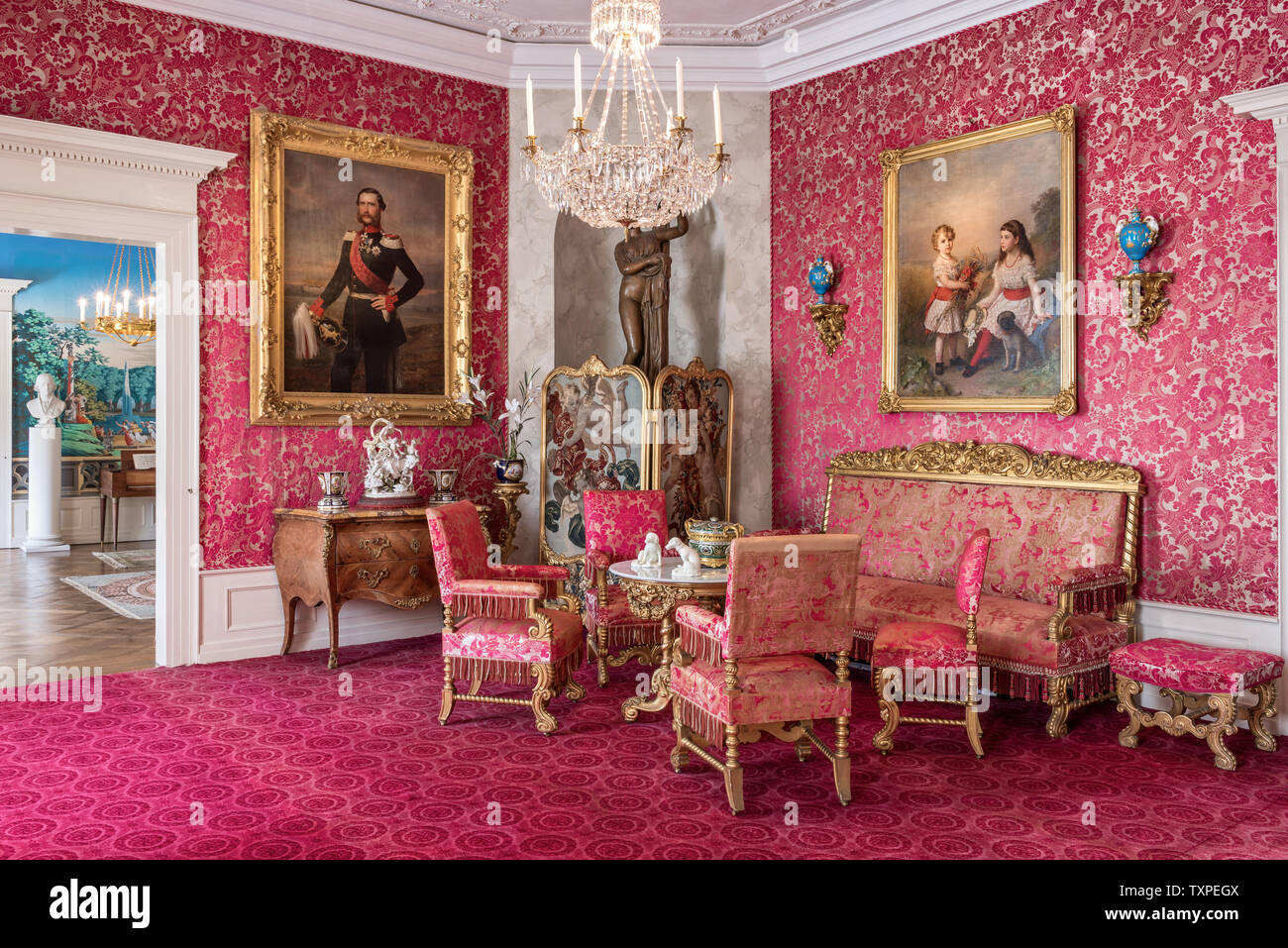 Rot gemusterten Zimmer im Schloss Fasanerie in Hessen; Deutschland Stockfoto