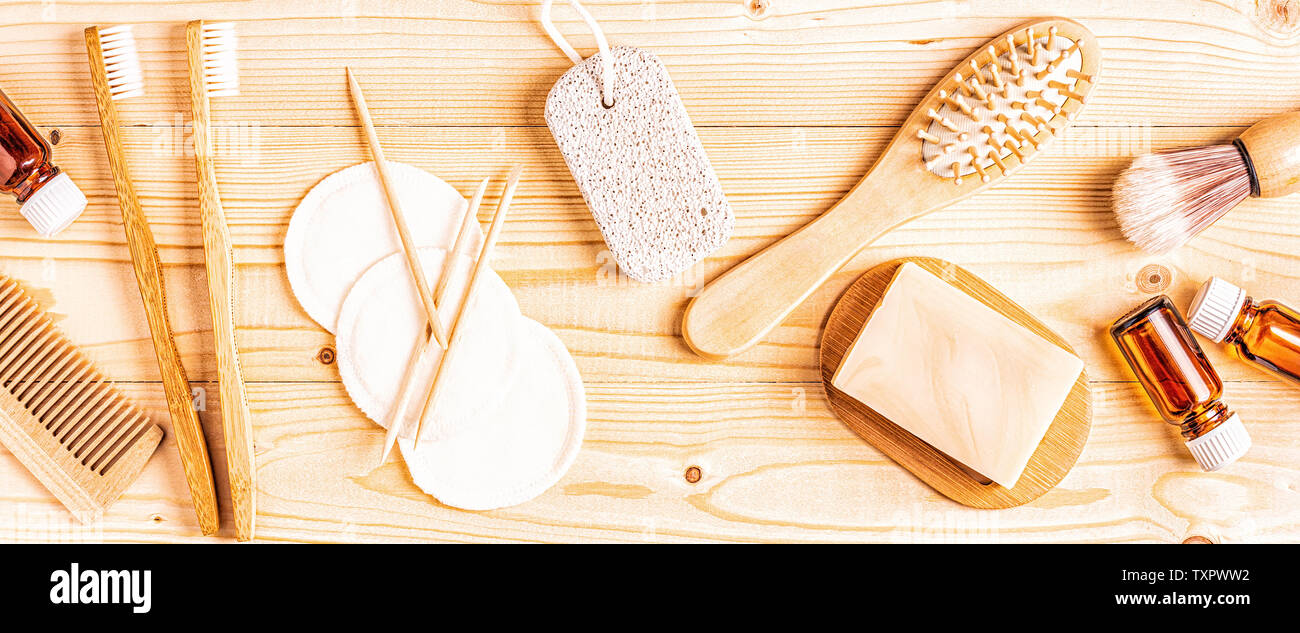Satz von Bad-accessoires, Ansicht von oben. Null Abfall Konzept. Stockfoto