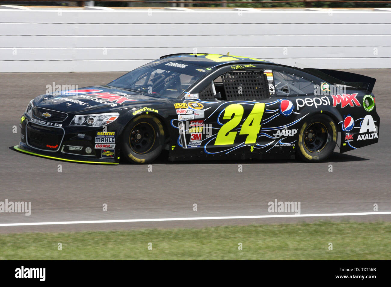 4 Ziegelei 500 Sieger Jeff Gordon in den Norden kurz Rutsche während der Praxis für das am 26. Juli 20 Ziegelei 400 auf dem Indianapolis Motor Speedway, 2013 in Indianapolis, Indiana. UPI/Bill Coons Stockfoto